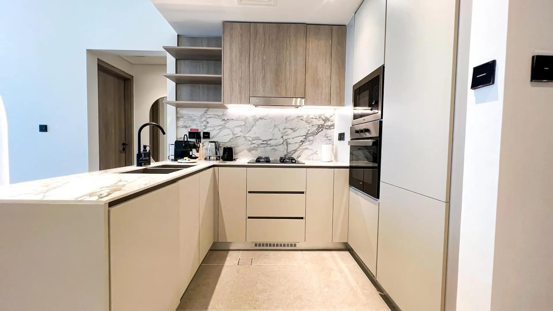 1-Br Gem With Luxe Amenities In Jvc Apartment Dubai